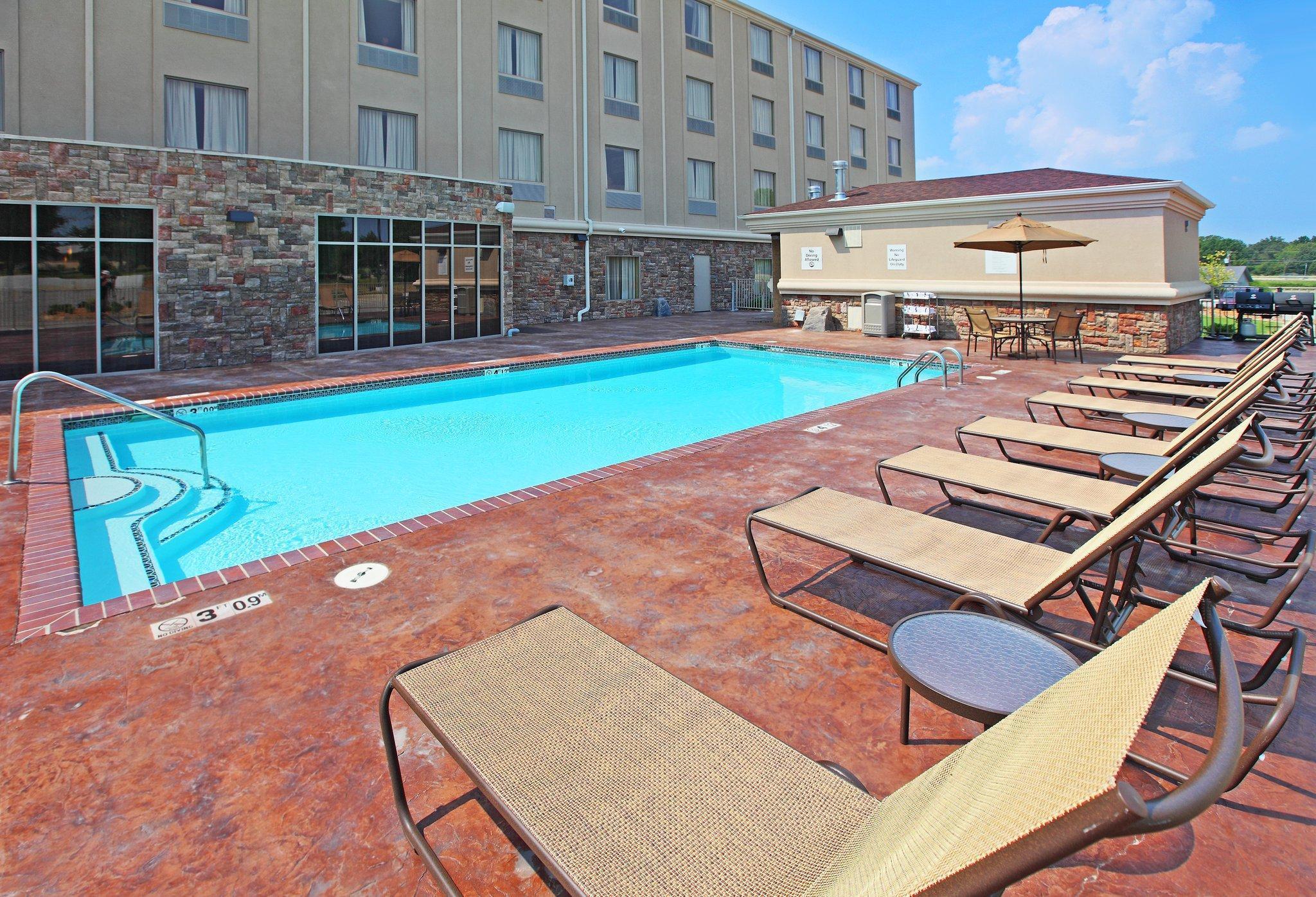 Holiday Inn Express & Suites Searcy By Ihg Exterior photo