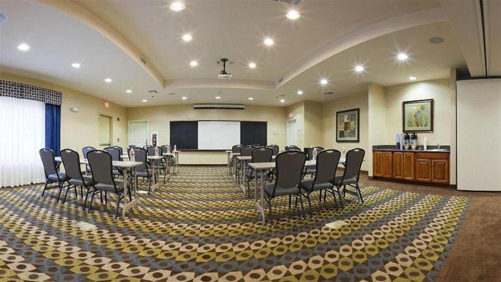Holiday Inn Express & Suites Searcy By Ihg Exterior photo