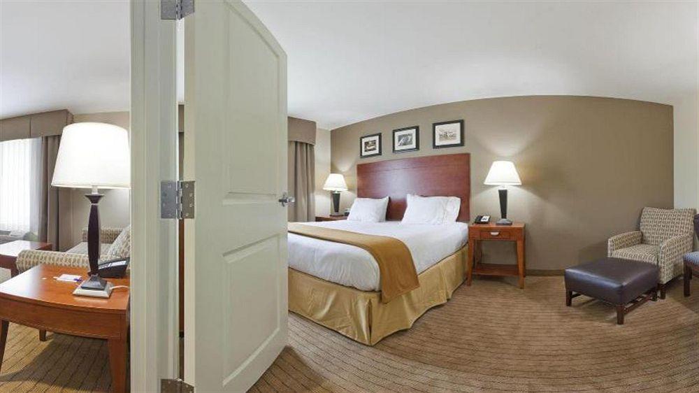 Holiday Inn Express & Suites Searcy By Ihg Exterior photo